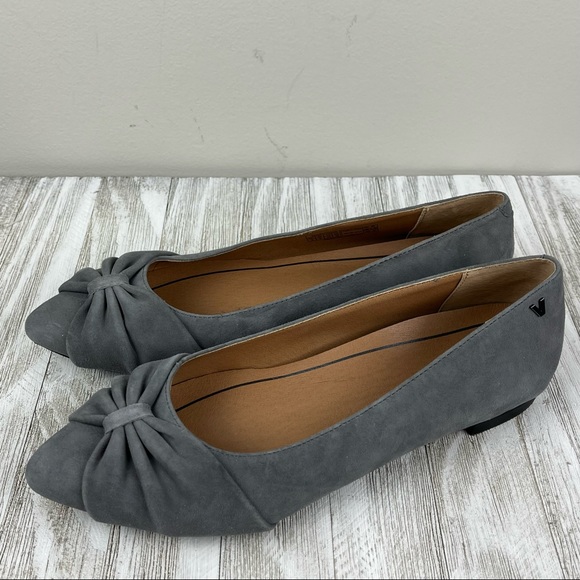 Vionic Gray Suede Pointed Toe Ballet Flats 8 Comfort Shoes - Picture 2 of 10